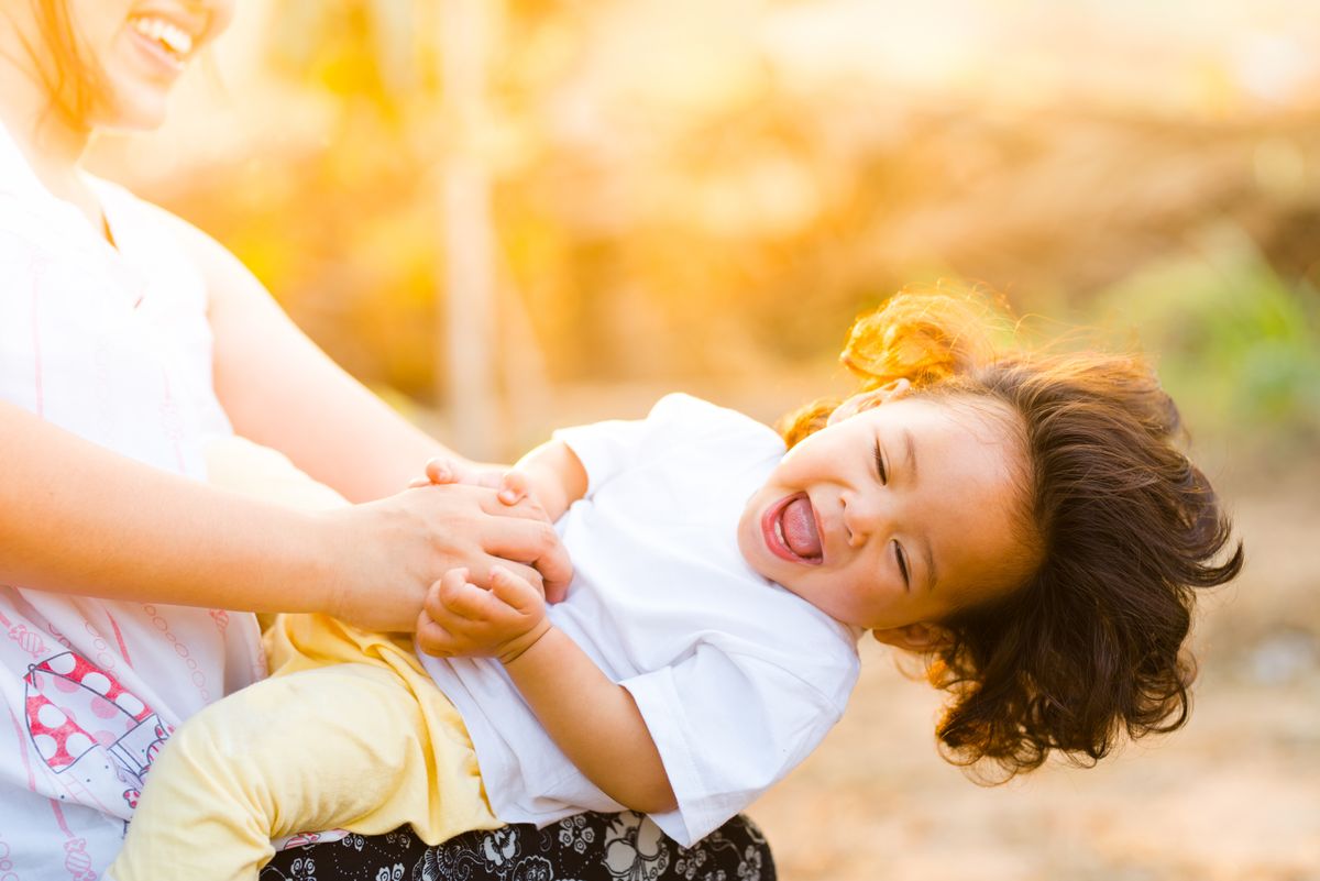 Chăm sóc mẹ và bé mùa nắng nóng Hà Nội: điều hoà, rôm sảy, tắm bé mùa hè